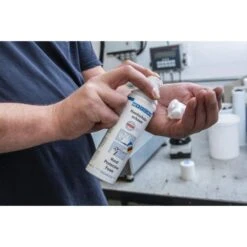 WEICON Hautschutzcreme Handschutzschaum, Wasserfester Handschuh, 200ml -Böttcher Ag 8fa13aca5e90cb14b43d4e8f316fbf92d4266c1e hautschutzcreme weicon handschutzschaum