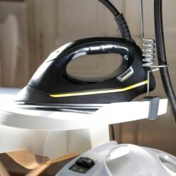 Kärcher Bügeleisen Iron EasyFinish, 2.863-310.0, Dampfdruck-Bügeleisen Für Kärcher Dampfreiniger -Böttcher Ag c52f8432cc939f70755321290b1c42e7f339f106 buegeleisen kaercher iron easyfinish 2.863 310.0